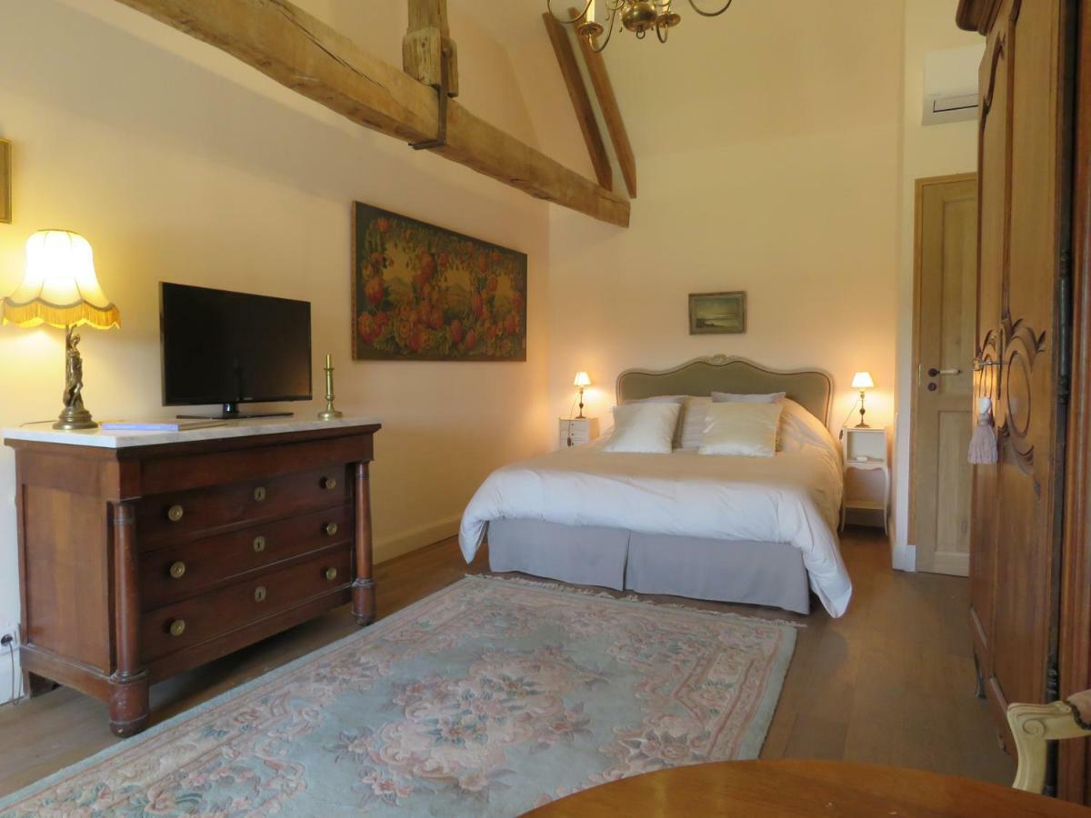 Chateau De Gaubert Bed & Breakfast Terrasson-Lavilledieu Exterior photo